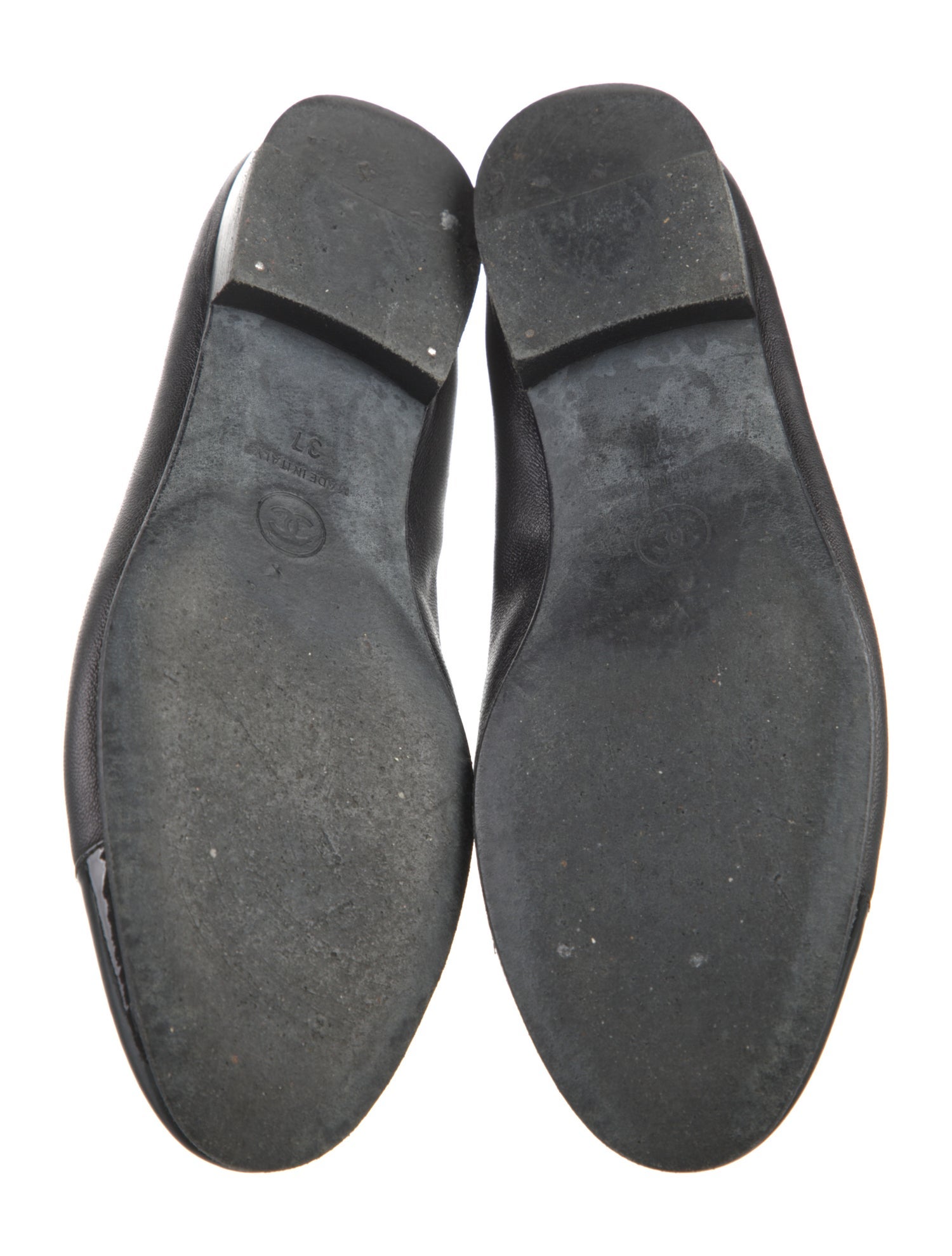 Chanel Interlocking CC Logo Leather Ballet Flats